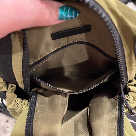 lululemon backpack with detachable belt bag - Picture 14 of 16